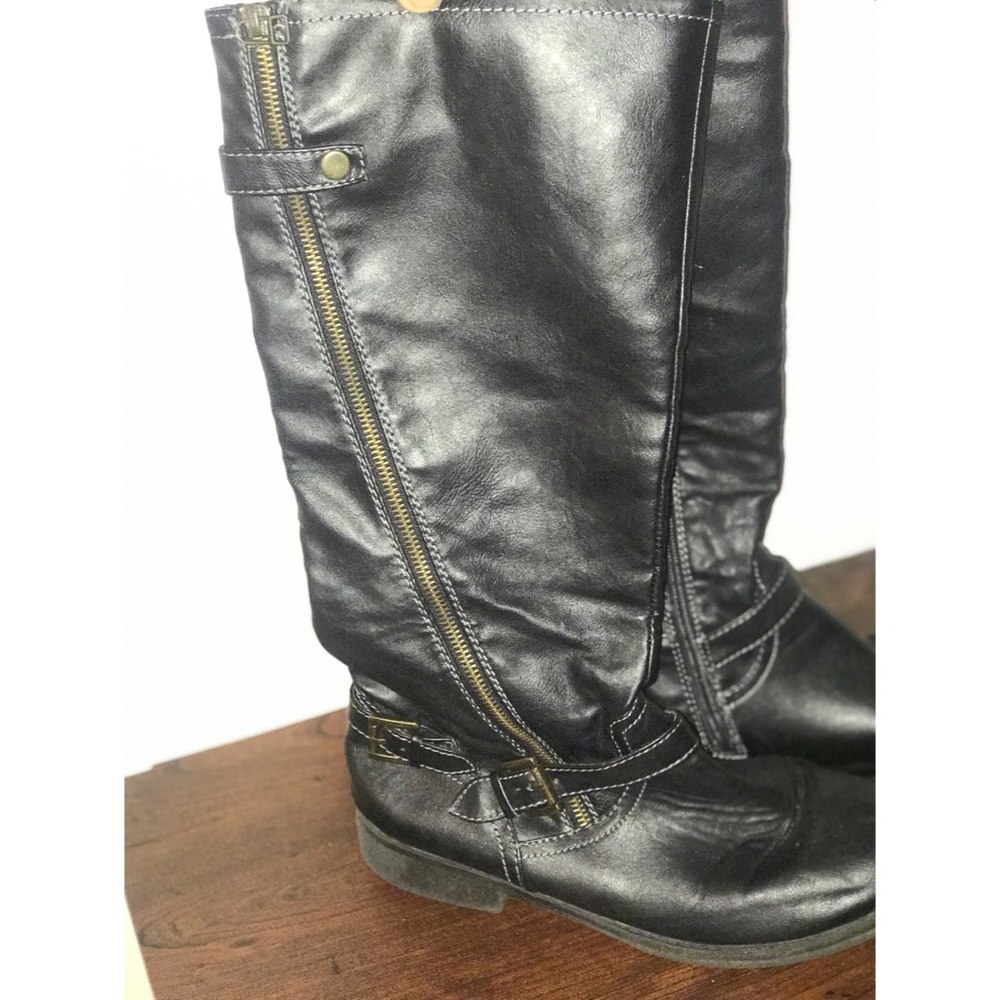 Black Boots